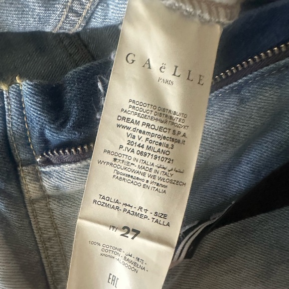 Gaelle Paris Denim distressed Shorts with detachable belt - Picture 6 of 7